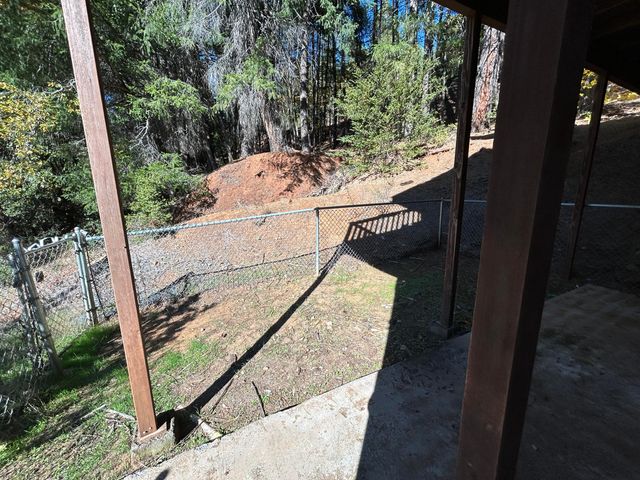 30 Bear Canyon Road, Weaverville, CA 96093