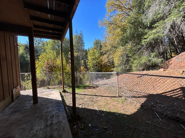 30 Bear Canyon Road, Weaverville, CA 96093