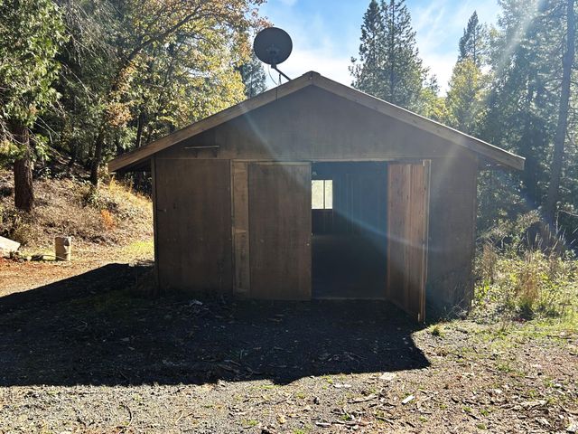 30 Bear Canyon Road, Weaverville, CA 96093