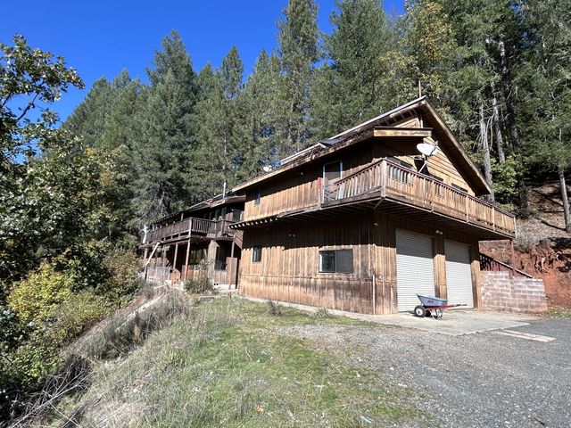 30 Bear Canyon Road, Weaverville, CA 96093