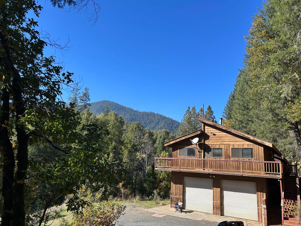 30 Bear Canyon Road, Weaverville, CA 96093