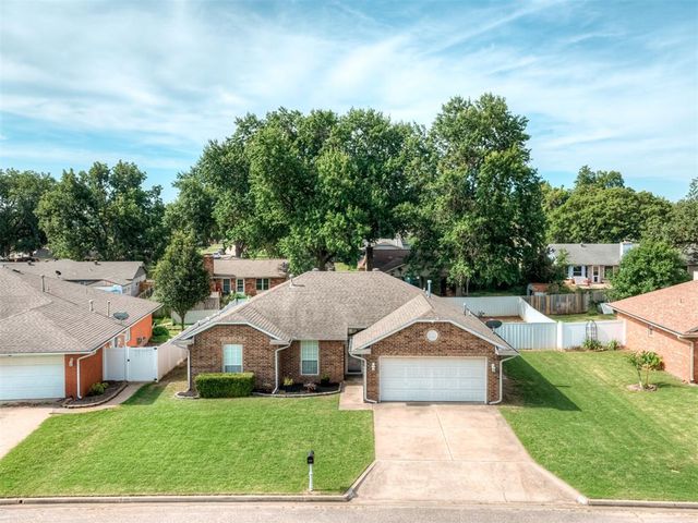 13 Larkens Place, Shawnee, OK 74801