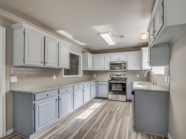 13 Larkens Place, Shawnee, OK 74801