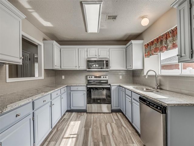 13 Larkens Place, Shawnee, OK 74801