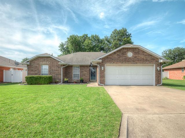 13 Larkens Place, Shawnee, OK 74801