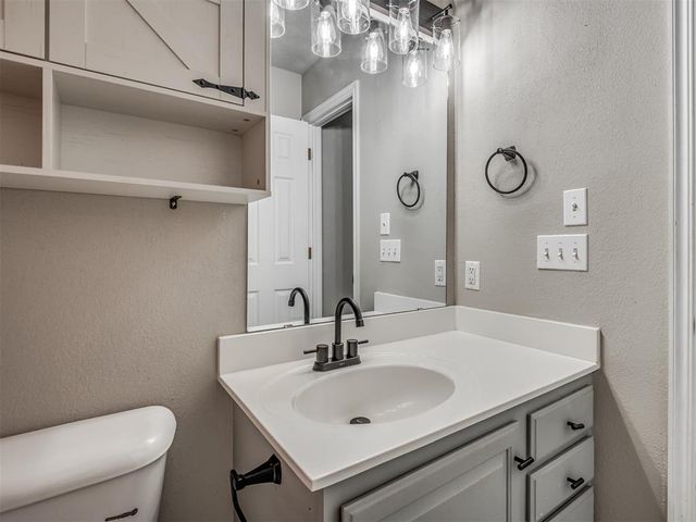 13 Larkens Place, Shawnee, OK 74801