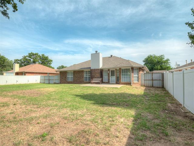 13 Larkens Place, Shawnee, OK 74801