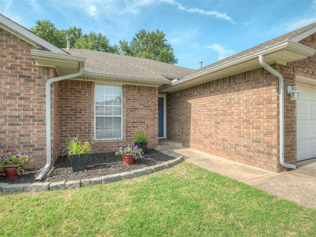13 Larkens Place, Shawnee, OK 74801