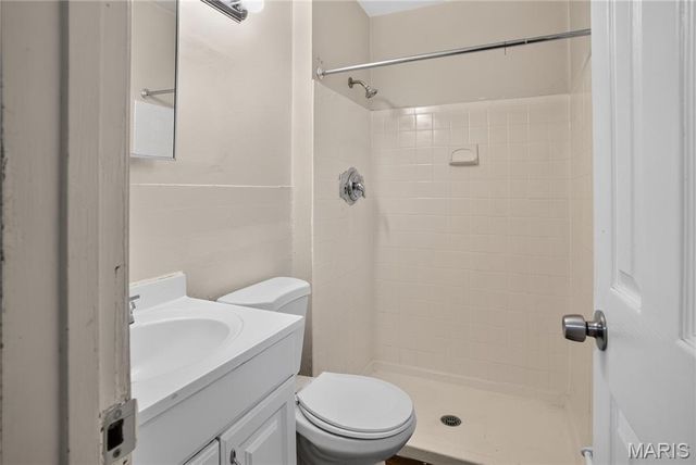 8441 Brotherton Lane, St Louis, MO 63135