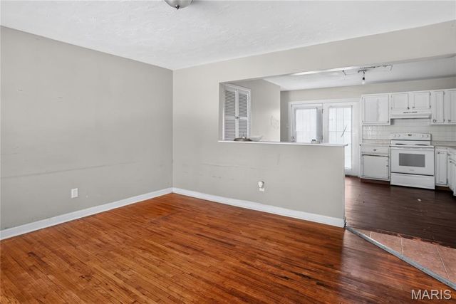 8441 Brotherton Lane, St Louis, MO 63135