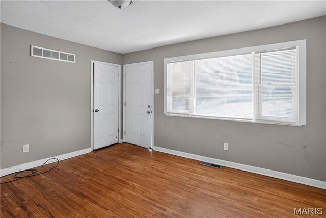 8441 Brotherton Lane, St Louis, MO 63135