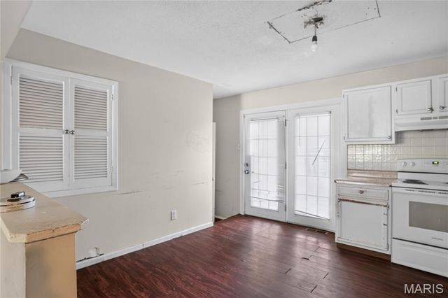 8441 Brotherton Lane, St Louis, MO 63135