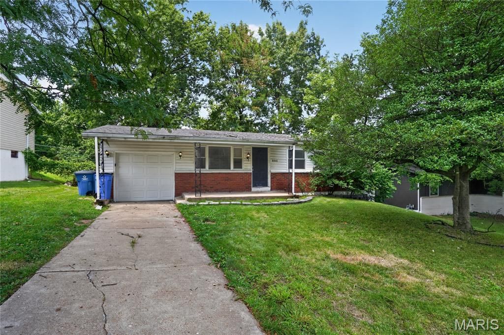8441 Brotherton Lane, St Louis, MO 63135