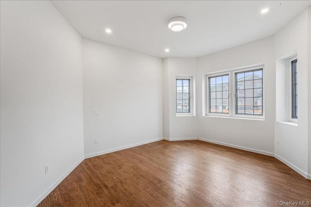 15033 Hawtree St, Ozone Park, NY 11417