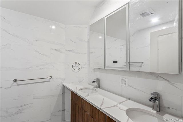 15033 Hawtree St, Ozone Park, NY 11417