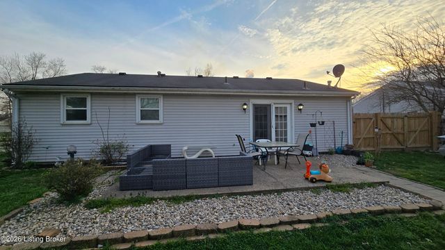 7307 Nathan Hale Way, Louisville, KY 40272