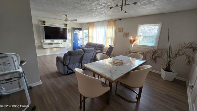 7307 Nathan Hale Way, Louisville, KY 40272