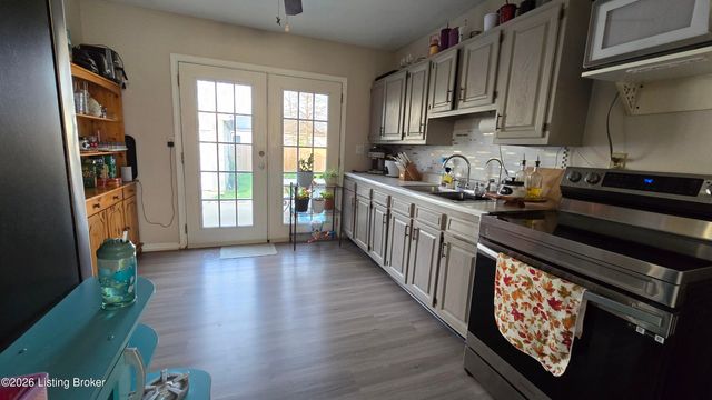 7307 Nathan Hale Way, Louisville, KY 40272