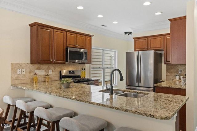 988 Ambergate Station, Apex, NC 27502