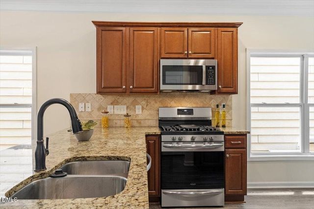 988 Ambergate Station, Apex, NC 27502