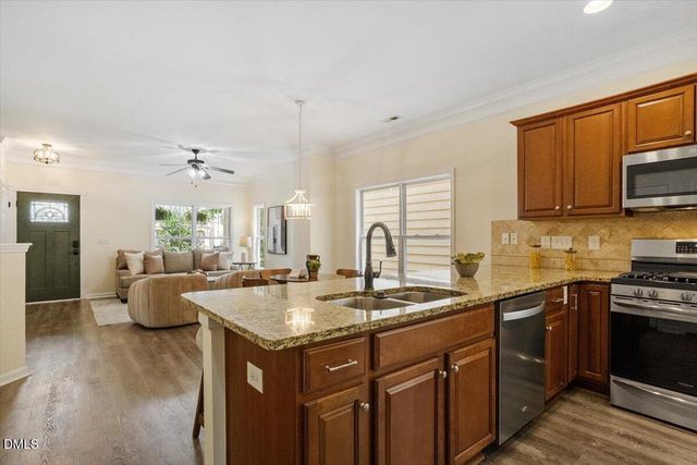 988 Ambergate Station, Apex, NC 27502