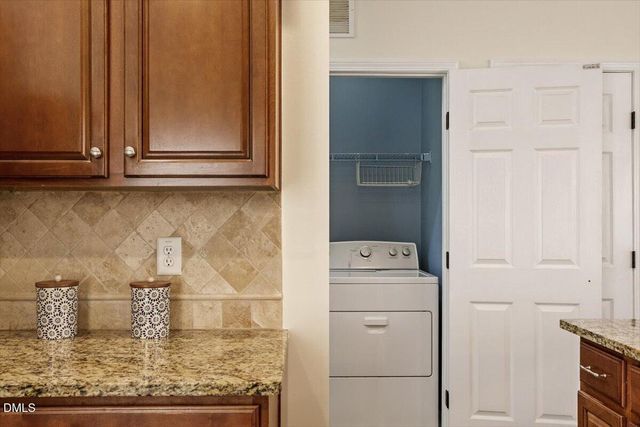988 Ambergate Station, Apex, NC 27502
