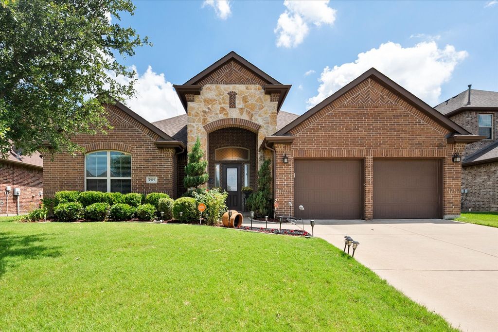 2919 Ladoga Drive, Grand Prairie, TX 75054