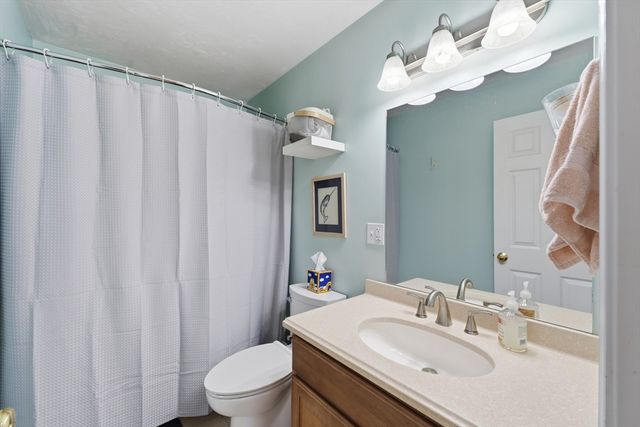 11 Macarthur Blvd B, Danvers, MA 01923