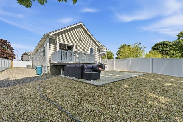 11 Macarthur Blvd B, Danvers, MA 01923