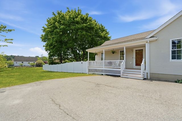 11 Macarthur Blvd B, Danvers, MA 01923
