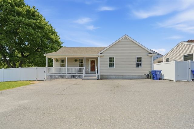 11 Macarthur Blvd B, Danvers, MA 01923
