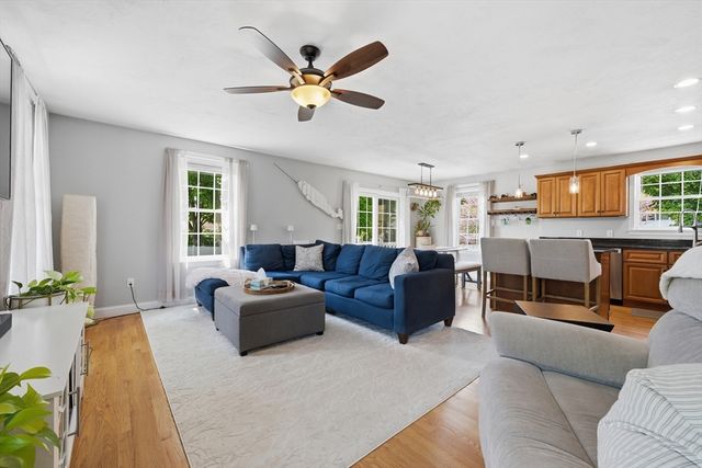 11 Macarthur Blvd B, Danvers, MA 01923