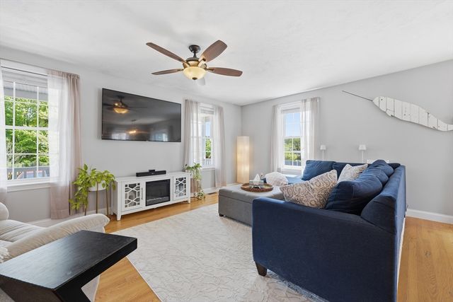 11 Macarthur Blvd B, Danvers, MA 01923