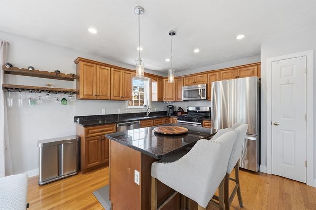 11 Macarthur Blvd B, Danvers, MA 01923