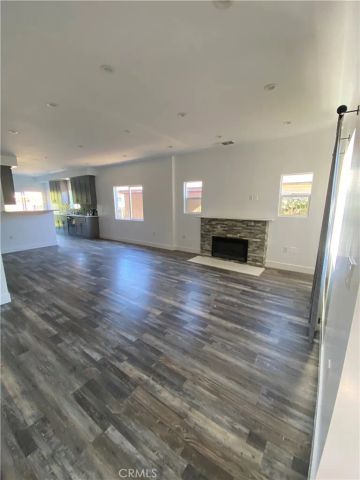 13815 Vanowen Street, Van Nuys, CA 91405