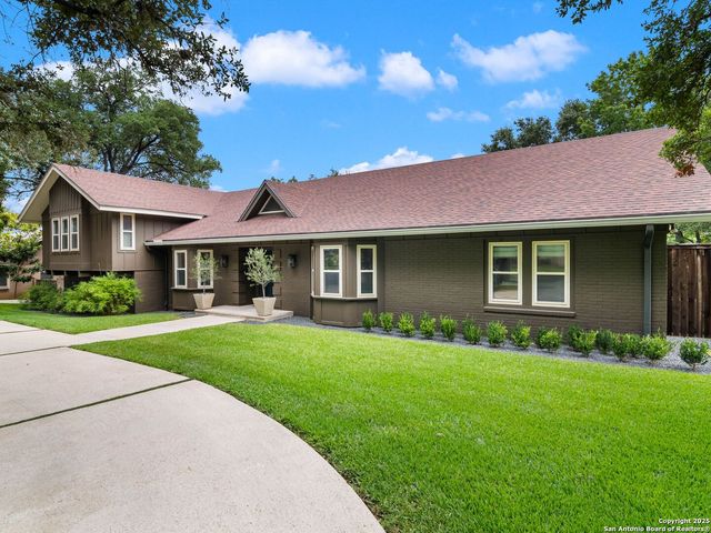 121 LABURNUM DR, San Antonio, TX 78209