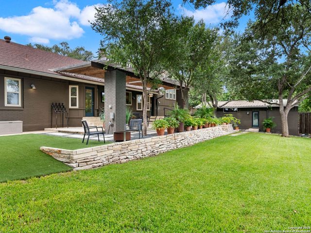 121 LABURNUM DR, San Antonio, TX 78209