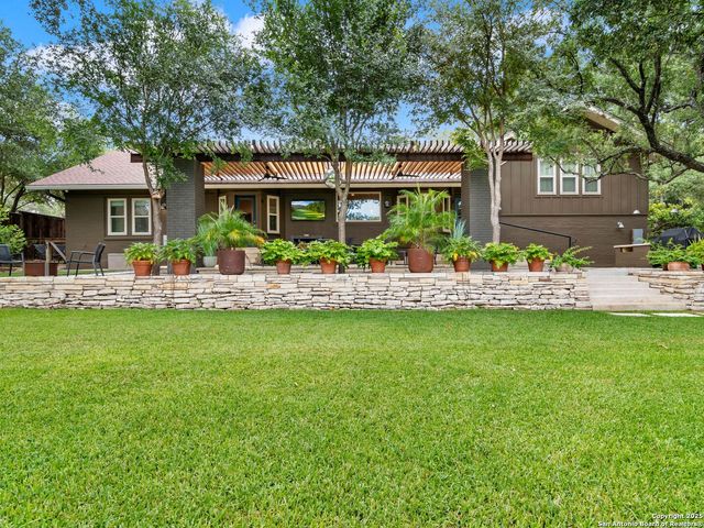 121 LABURNUM DR, San Antonio, TX 78209