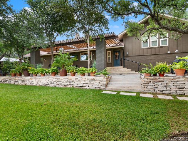 121 LABURNUM DR, San Antonio, TX 78209