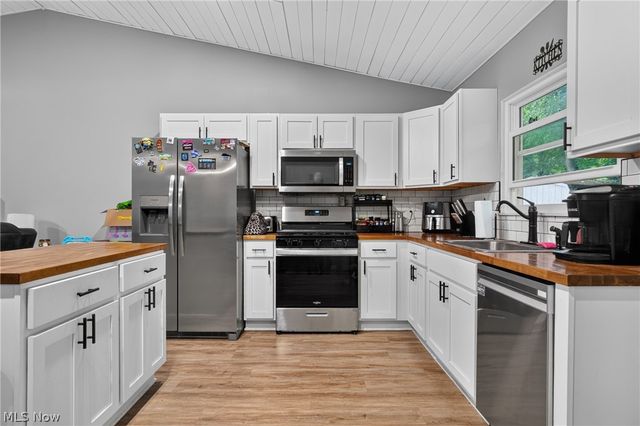 628 Park Oval, Madison, OH 44057