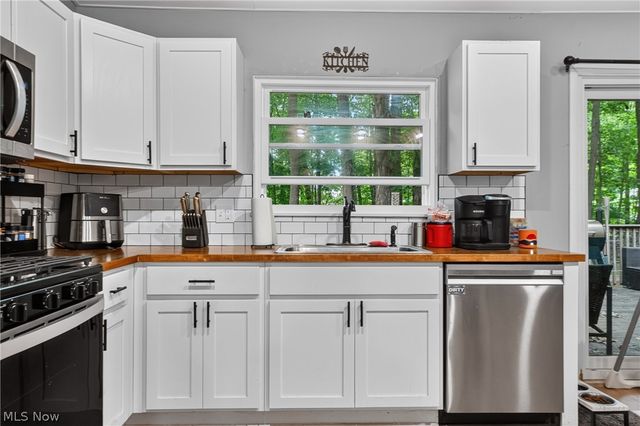 628 Park Oval, Madison, OH 44057
