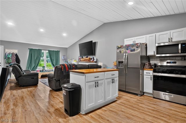 628 Park Oval, Madison, OH 44057