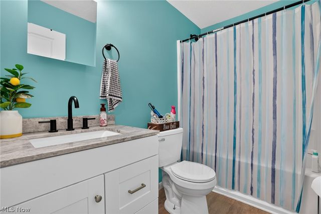 628 Park Oval, Madison, OH 44057