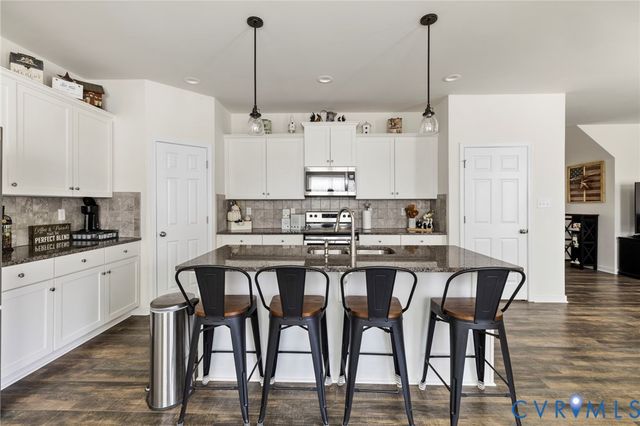 11177 Creeks Edge Rd, New Kent, VA 23124