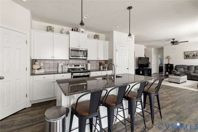 11177 Creeks Edge Rd, New Kent, VA 23124