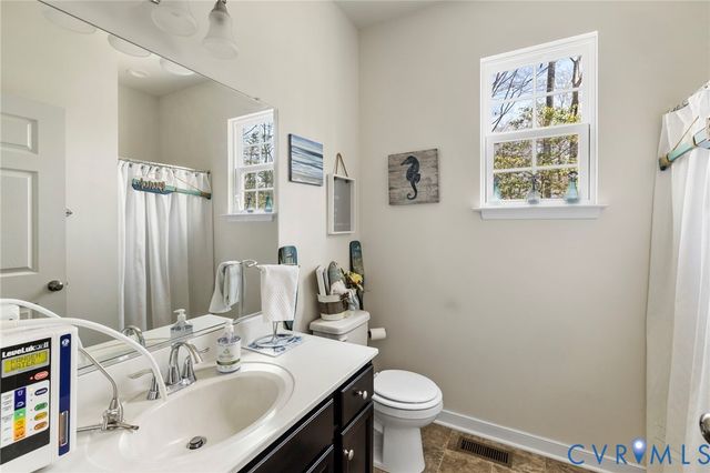 11177 Creeks Edge Rd, New Kent, VA 23124