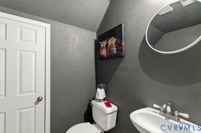 11177 Creeks Edge Rd, New Kent, VA 23124