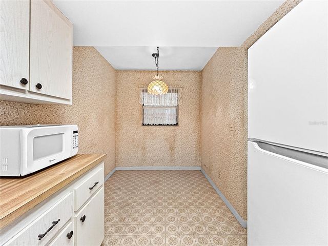 11485 OAKHURST ROAD A102, Largo, FL 33774