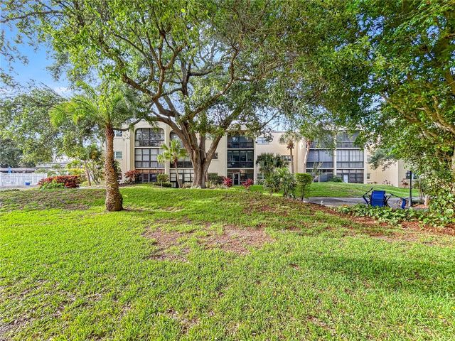 11485 OAKHURST ROAD A102, Largo, FL 33774