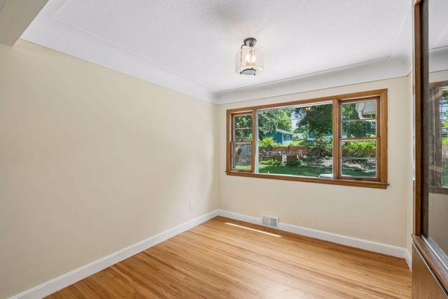 2670 Regent Avenue N, Golden Valley, MN 55422